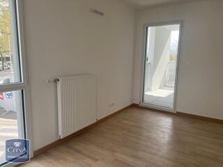  Appartement à louer 3 pièces 64 m²