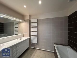  Appartement � louer 3 pi�ces 82 m�