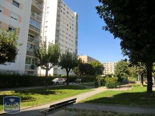  Appartement à louer 5 pièces 86 m²