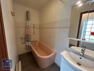  Appartement à louer 3 pièces 82 m²