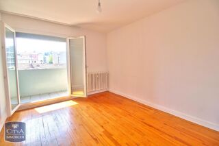  Appartement à louer 3 pièces 65 m²