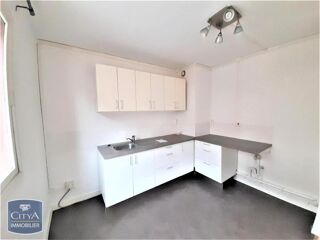  Appartement à louer 4 pièces 77 m²