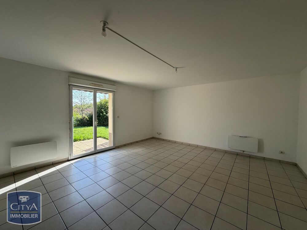 Maison de type 4, de 84M², offrant au rez de chaussée, u....