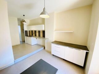  Appartement à louer 4 pièces 111 m²