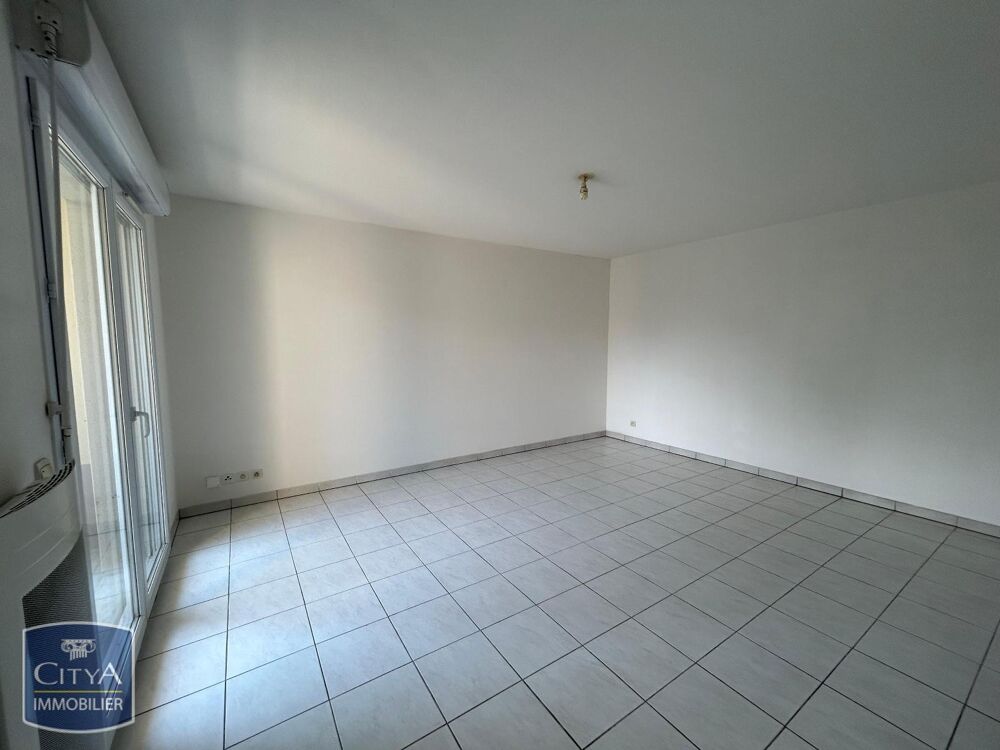 À LOUER : Appartement T2 rénové en rez-de-chaussée, situ....