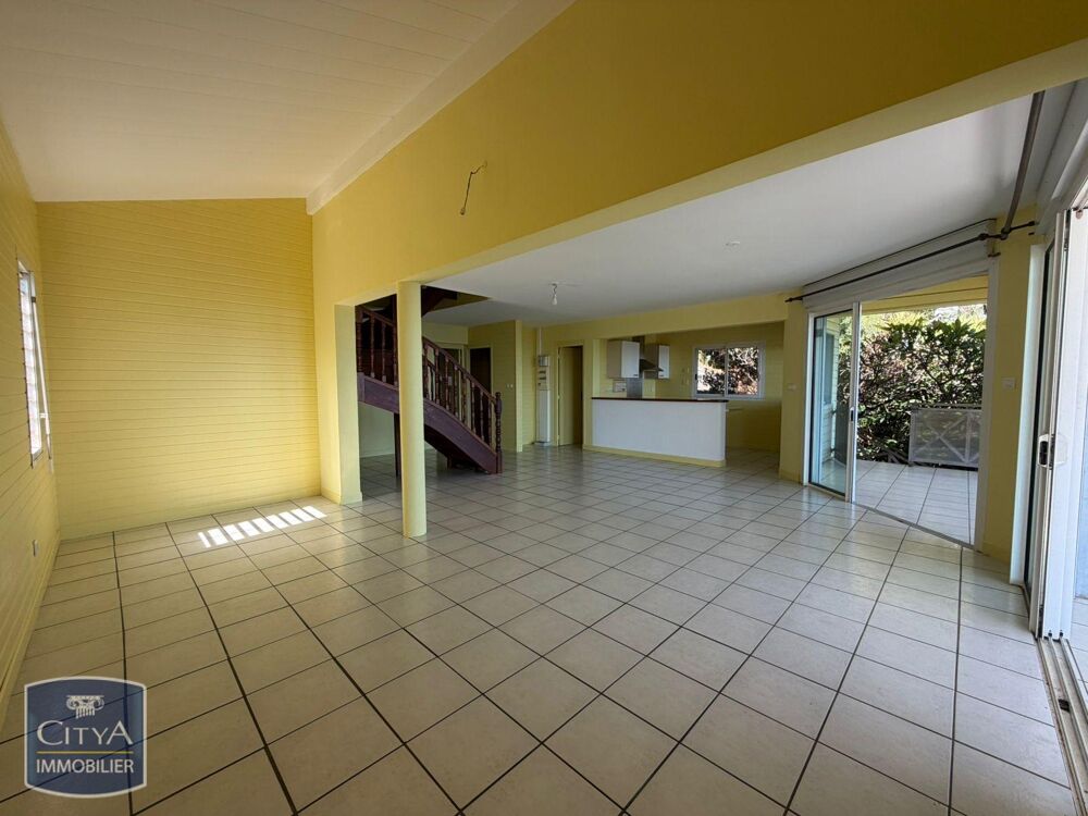 location Maison - 4 pièce(s) - 120 m² La Possession (97419)