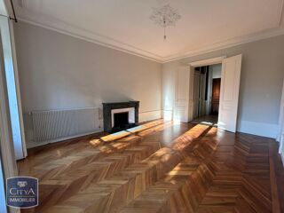  Appartement à louer 5 pièces 145 m²
