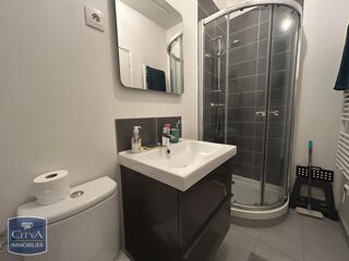  Appartement à louer 1 pièce 32 m²