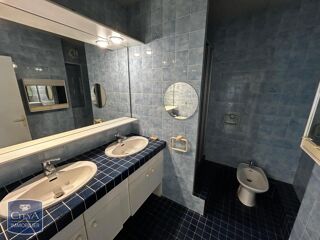  Appartement à louer 5 pièces 111 m²