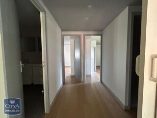  Appartement à louer 4 pièces 122 m²