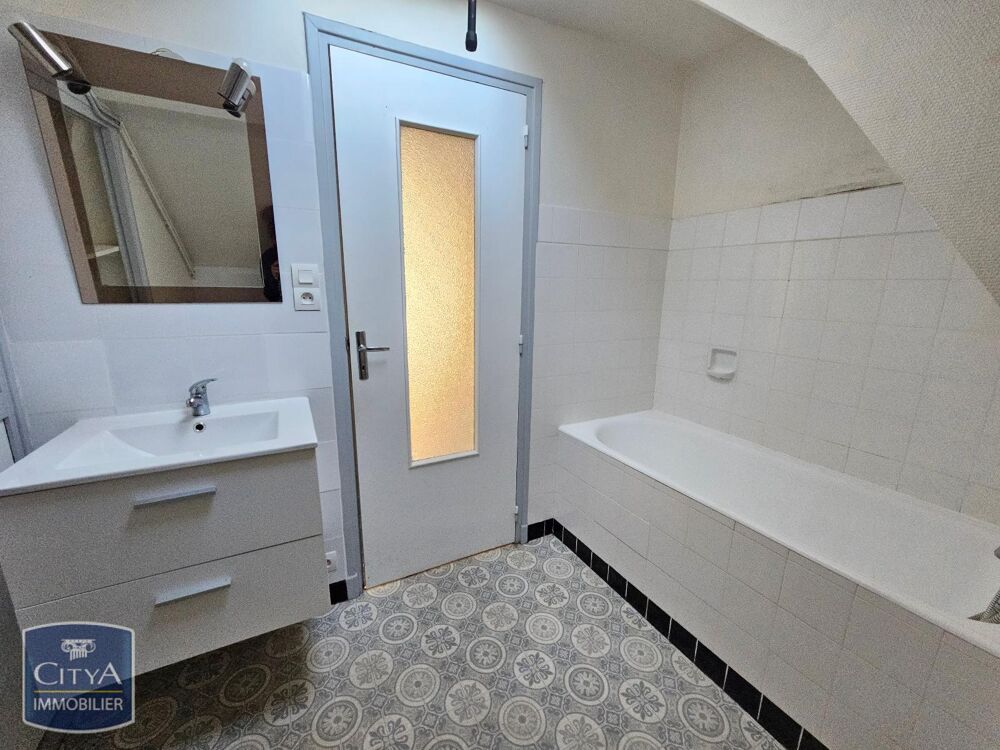 À LOUER CENTRE VILLE: Appartement T3 situé au coeur de Br....