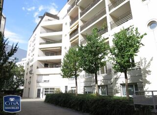  Parking / Garage à louer 10 m²