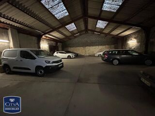  Parking / Garage à louer 