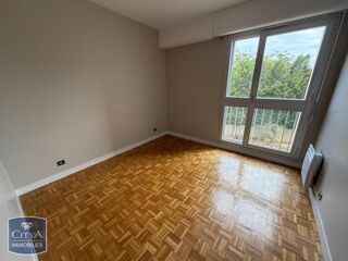  Appartement à louer 3 pièces 65 m²