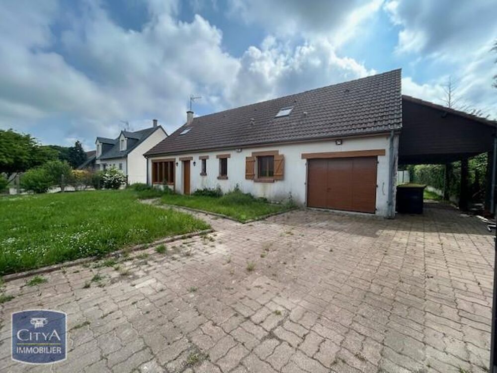 À LOUER : Maison T6 située à Herbault, dans le départeme....