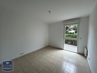  Appartement à louer 3 pièces 75 m²