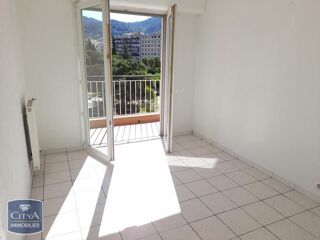  Appartement à louer 4 pièces 74 m²