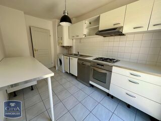  Appartement à louer 3 pièces 83 m²