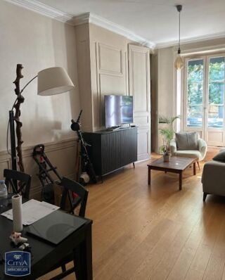  Appartement à louer 3 pièces 87 m²