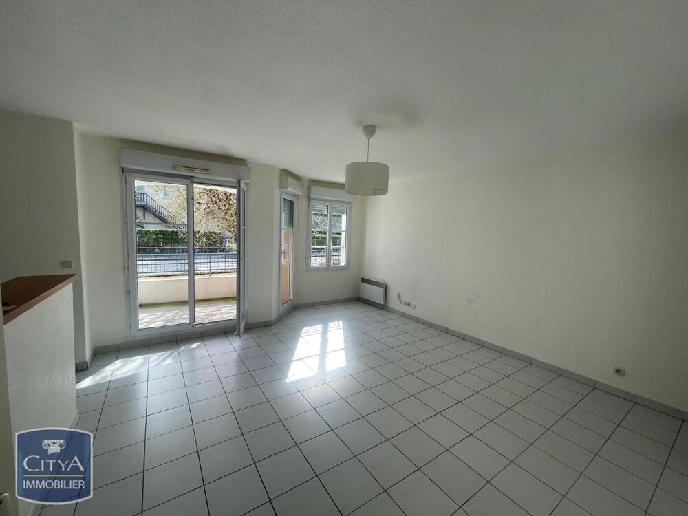 A LOUER Bel appartement de type T1bis situé à Pau, secte....