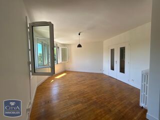  Appartement à louer 5 pièces 110 m²