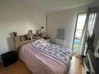  Appartement à louer 4 pièces 77 m²