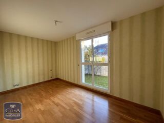  Appartement à louer 3 pièces 82 m²
