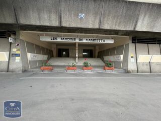  Parking / Garage à louer 10 m²