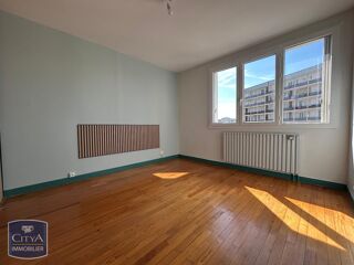  Appartement à louer 3 pièces 65 m²