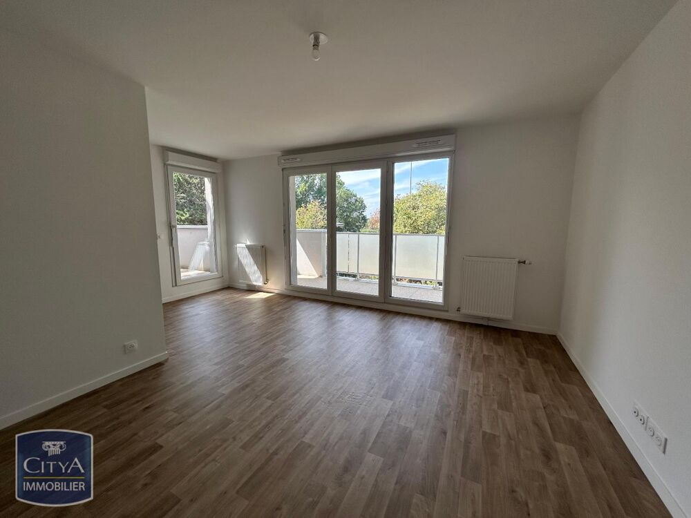 Loyer de 650,00 euros par mois charges comprises dont 50....