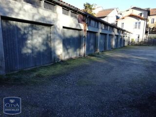 Parking / Garage à louer 25 m²