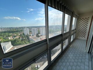 Appartement à louer 5 pièces 107 m²
