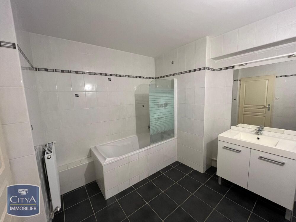location Appartement - 3 pièce(s) - 91 m² Mâcon (71000)