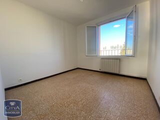  Appartement à louer 4 pièces 67 m² Nîmes