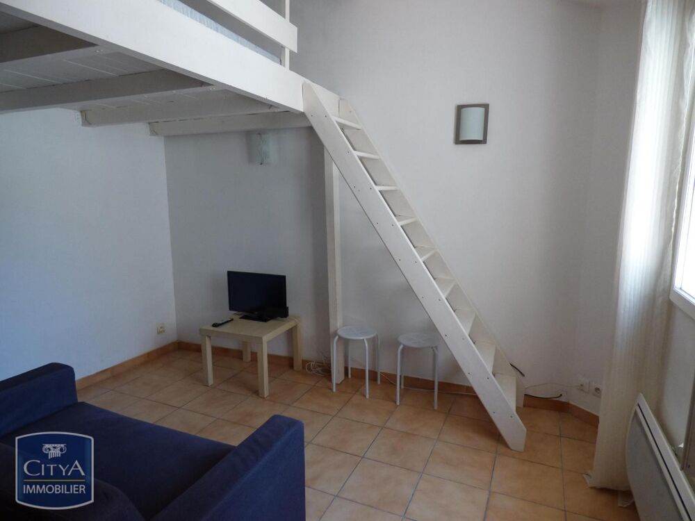 A LOUER - STUDIO MEUBLE - NIMES - PROCHE CENTRE VILLE ET....