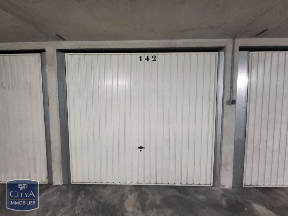 location Parking / Garage - 14 m² Fréjus (83600)