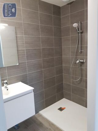  Maison à louer 6 pièces 189 m²