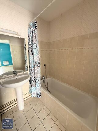  Appartement à louer 1 pièce 35 m²