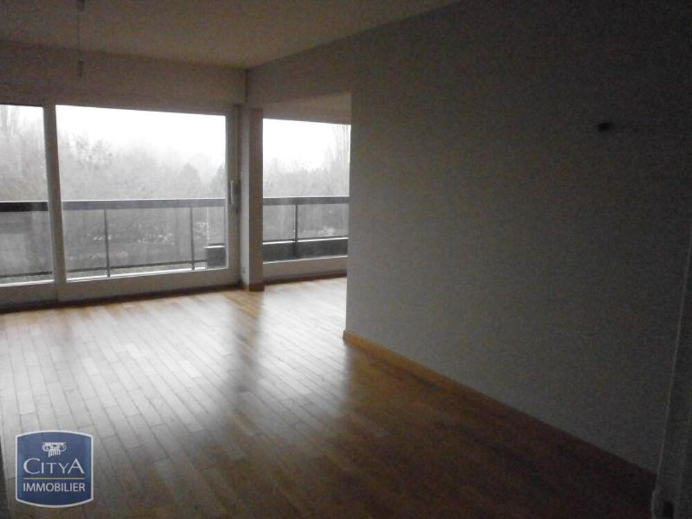 EXCLUSIVITÉ - TRÈS GRAND APPARTEMENT 5 PIÈCES À louer : ....