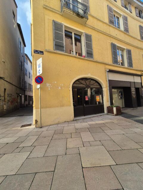 Local Commercial à Louer - Rue Saint-Nizier, Mâcon - ... 700 71000 Macon