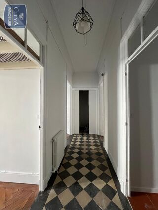  Appartement à louer 3 pièces 81 m²
