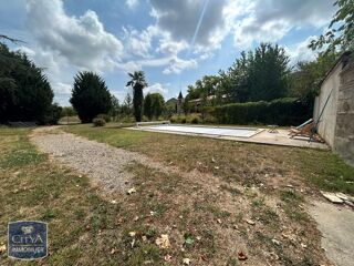  Maison à louer 7 pièces 402 m²