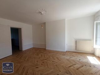  Appartement à louer 3 pièces 120 m²