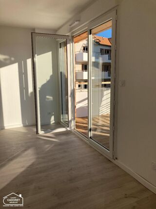 Appartement à louer 3 pièces 63 m²