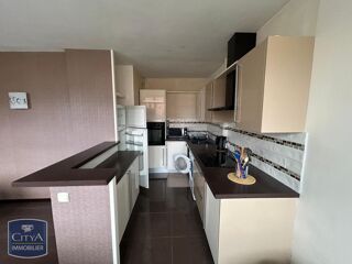  Appartement à louer 5 pièces 82 m²