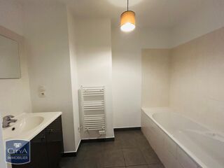  Appartement à louer 3 pièces 68 m²