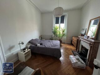  Appartement à louer 3 pièces 95 m²