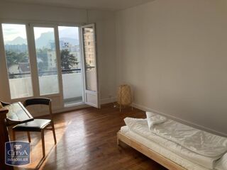  Appartement � louer 5 pi�ces 121 m�