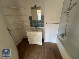  Appartement à louer 3 pièces 101 m²