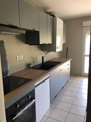  Appartement à louer 3 pièces 74 m²